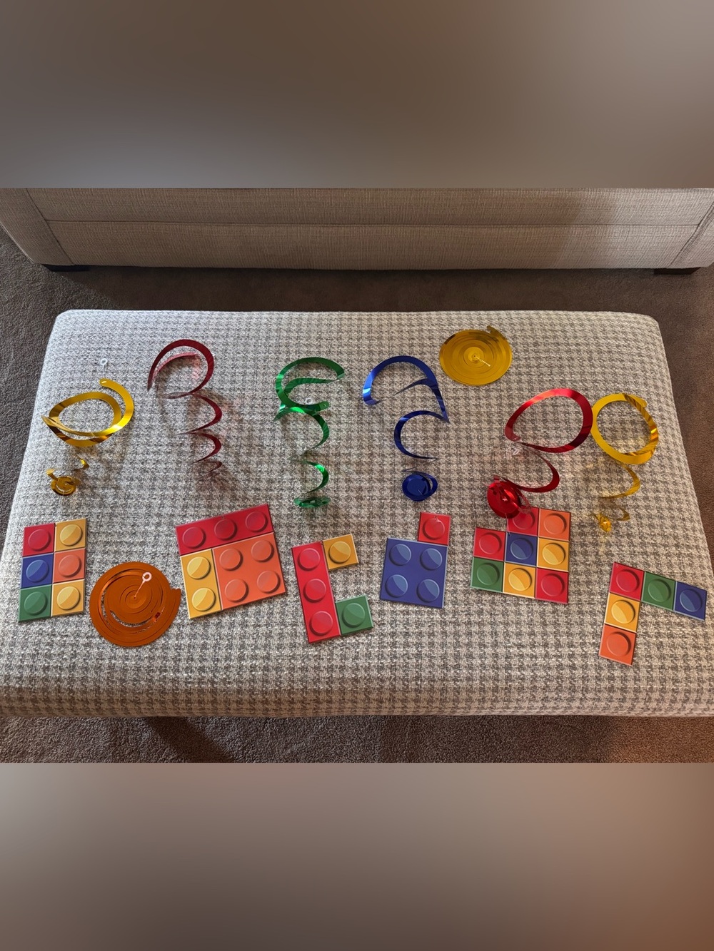 Party Streamers - Colorful Building Block Party Decor Spiral Kit - Multicolor